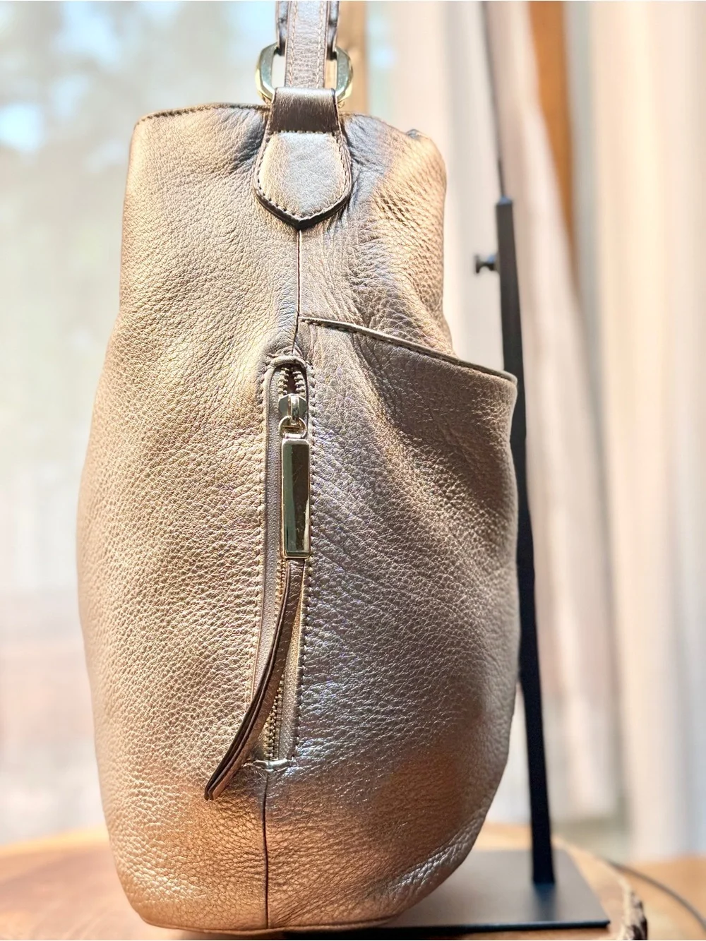 b. makowsky Metallic Gold Pebbled Leather Hobo Shoulder Bag EUC